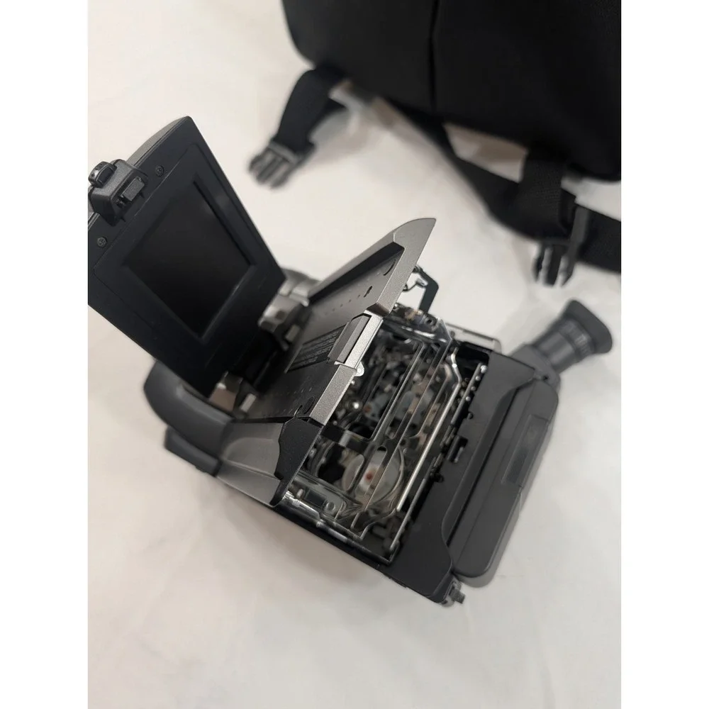 Untested JVC GR-SXM527U Compact SVHS-C Video Camcorder  Batteries‎ Charger